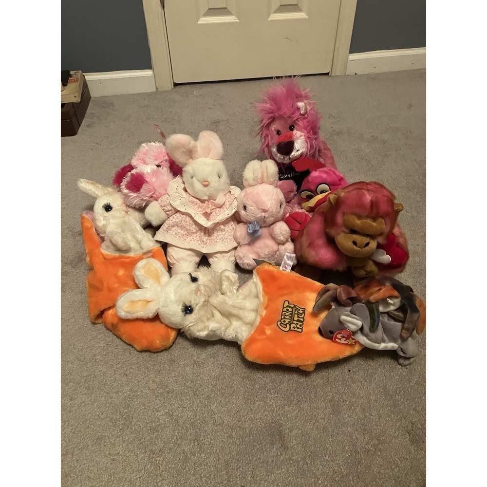 Lot Of (10) Seasonal Plushies Valentines, Easter, Beanie Babies,Bunnies,Monkeys